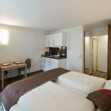 Butterfly Apartment *