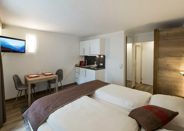 Butterfly Apartment *